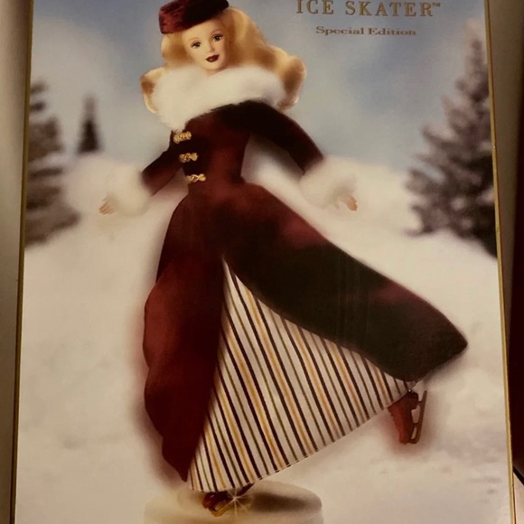 Set of 2 Victorian Skater Barbies - Picture 4 of 6